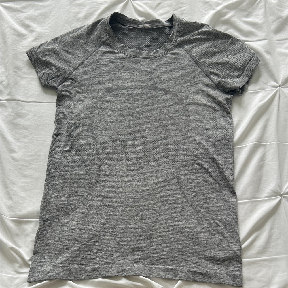 Lululemon Gray Short Sleeve Athletic Shirt